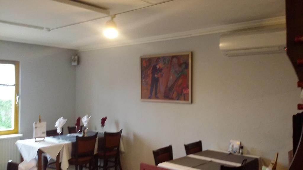 Hotel De Foetz Екстер'єр фото