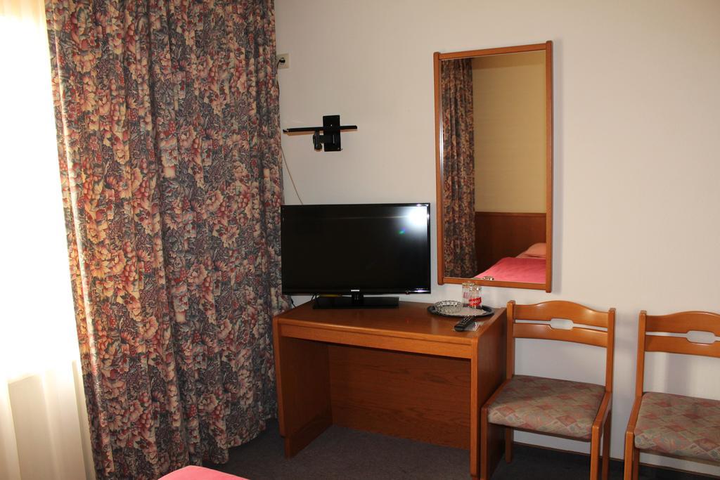 Hotel De Foetz Екстер'єр фото